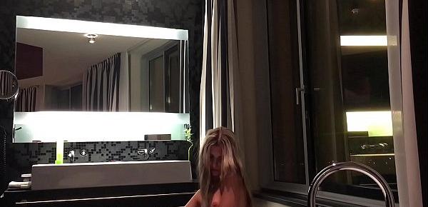  Wet love